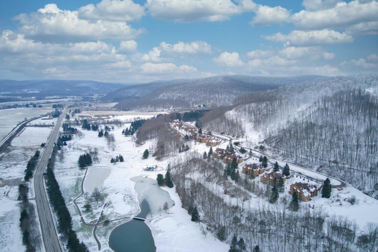 Ski-Inandout And Golf Condo With Aandc At Holiday Valley! Ellicottville Exterior foto